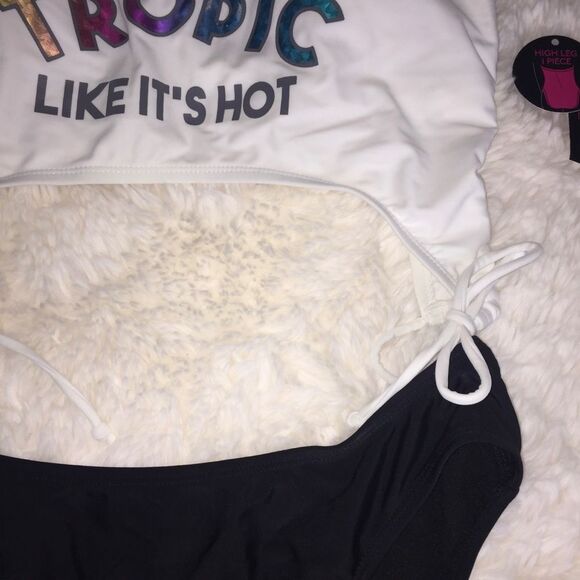 NWOT High Leg One Piece Swimsuit Sz 11/13 Black White Spring Break Swim - Picture 4 of 12